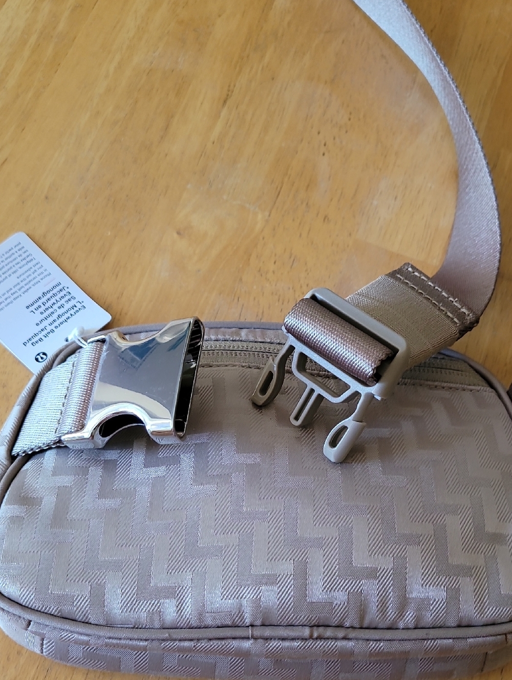 Lululemon Everywhere 1L Monogram Belt Bag - Picture 8 of 14